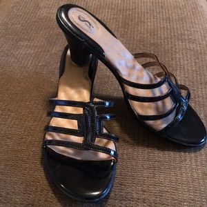 SoftWalk Reyna Sandal